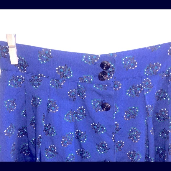 High Rise Vintage patterned skirt - Picture 2 of 3
